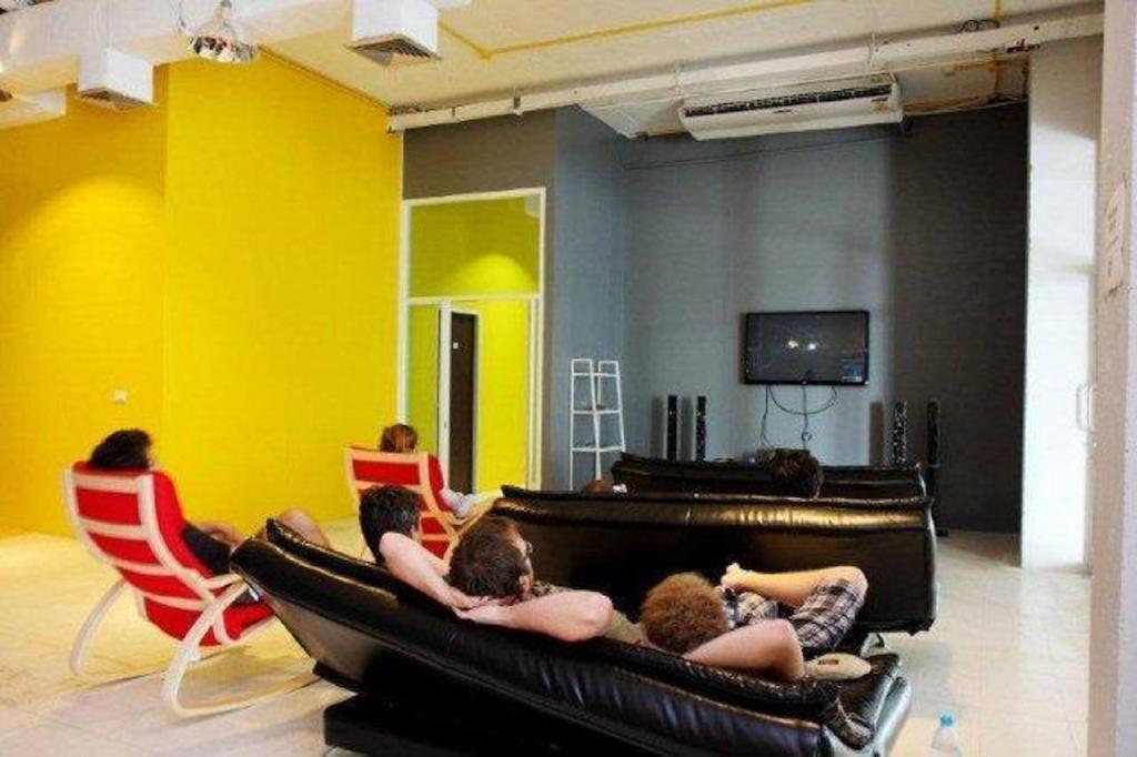 Kool Backpacker Hostel Patong Екстериор снимка