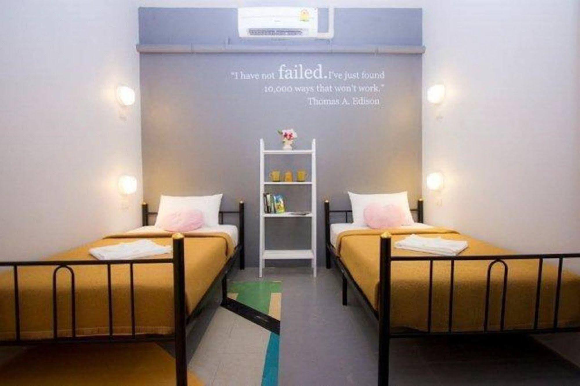 Kool Backpacker Hostel Patong Екстериор снимка