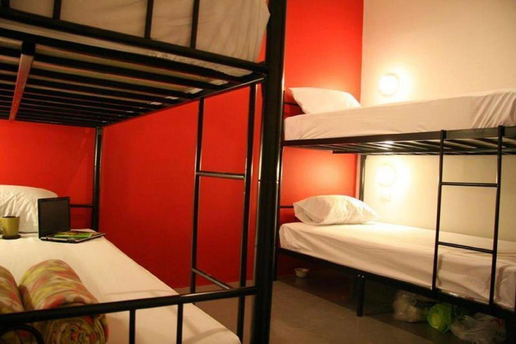 Kool Backpacker Hostel Patong Екстериор снимка