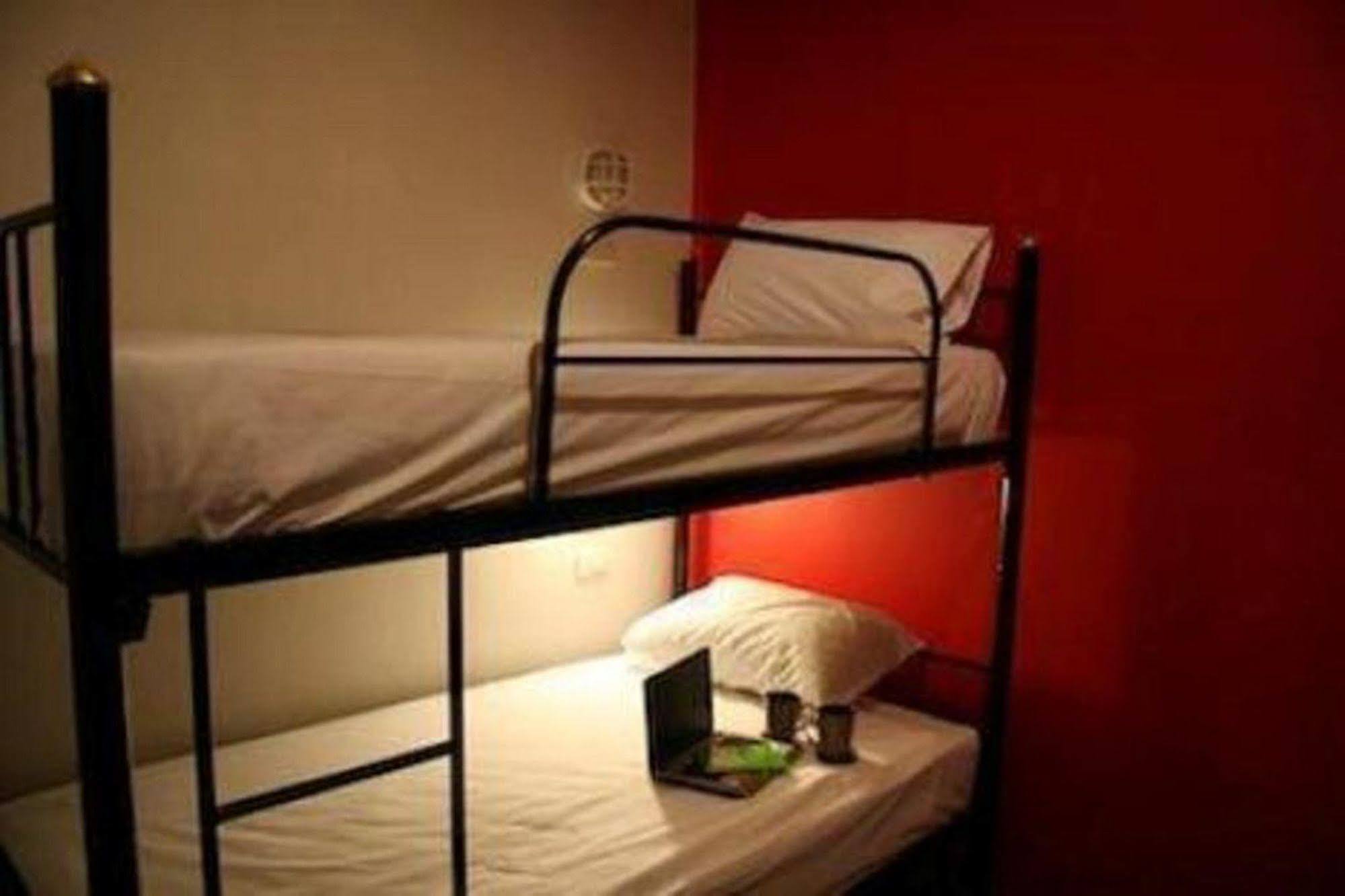 Kool Backpacker Hostel Patong Екстериор снимка